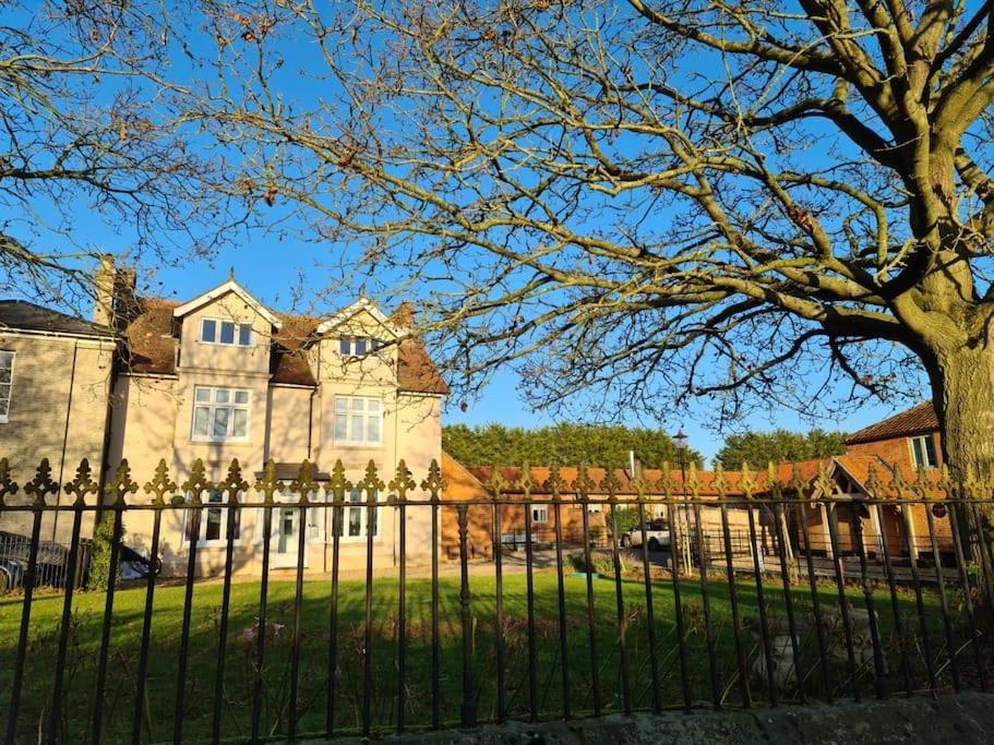 Stylish 2 Bed Apart In The Heart Of North Norfolk North Walsham Eksteriør billede