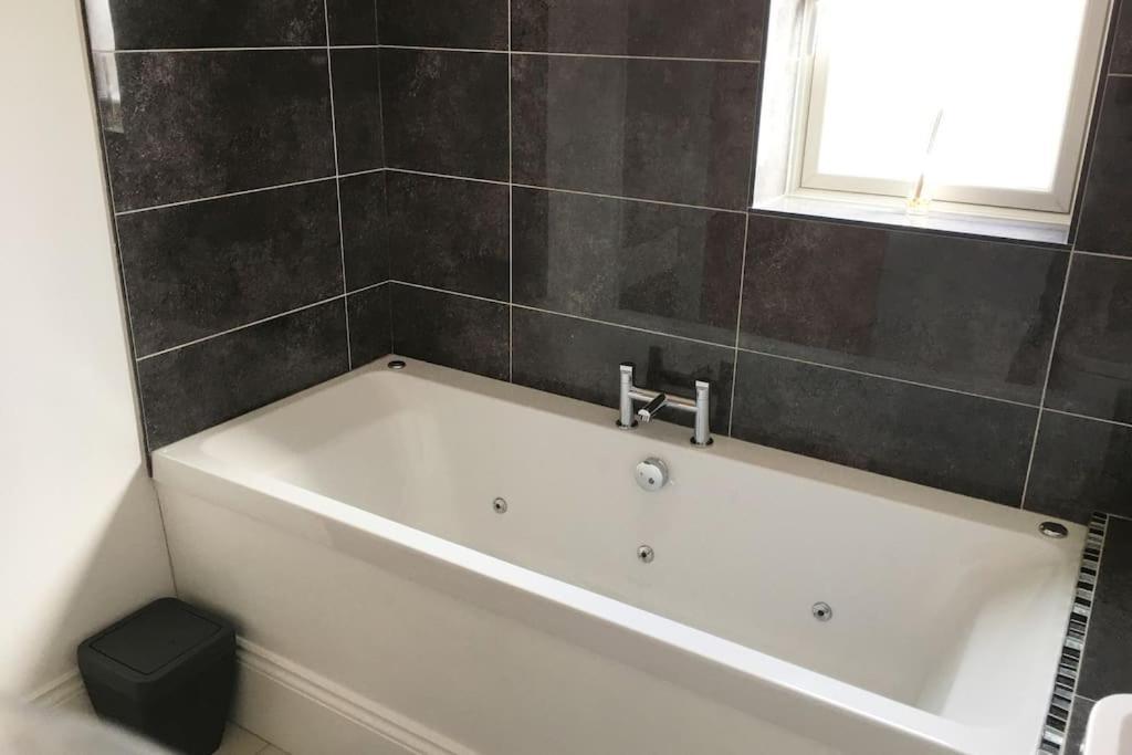 Stylish 2 Bed Apart In The Heart Of North Norfolk North Walsham Eksteriør billede